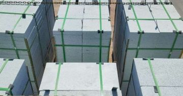 广元 芝麻白花岗岩5公分地铺石 花岗岩厂家工厂装车日常