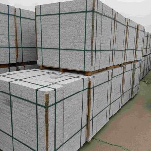 广元 白麻花岗岩石材荔枝面地铺石（300*600*50）