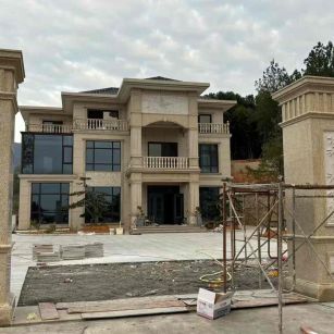 广元 黄金麻花岗岩别墅雕花外墙干挂配上门口雕花罗马柱