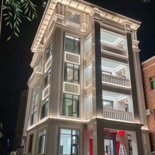 广元 芝麻白花岗岩别墅外墙夜间效果