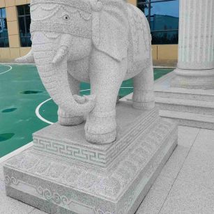 广元 白麻花岗岩动物异形石雕-大象