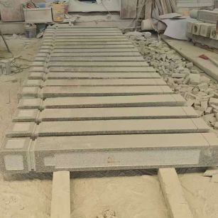 广元 芝麻白异形加工雕刻-栏杆大柱，方柱