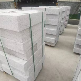 广元 白麻花岗岩路沿石，立缘石，平缘石，路牙石，道牙石，马路牙子等