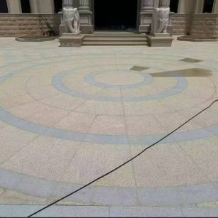 广元 黄金麻芝麻灰花岗岩石材地铺拼接效果