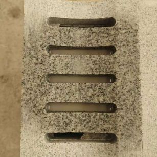 广元 芝麻白拉丝面花岗岩U型开槽排水槽