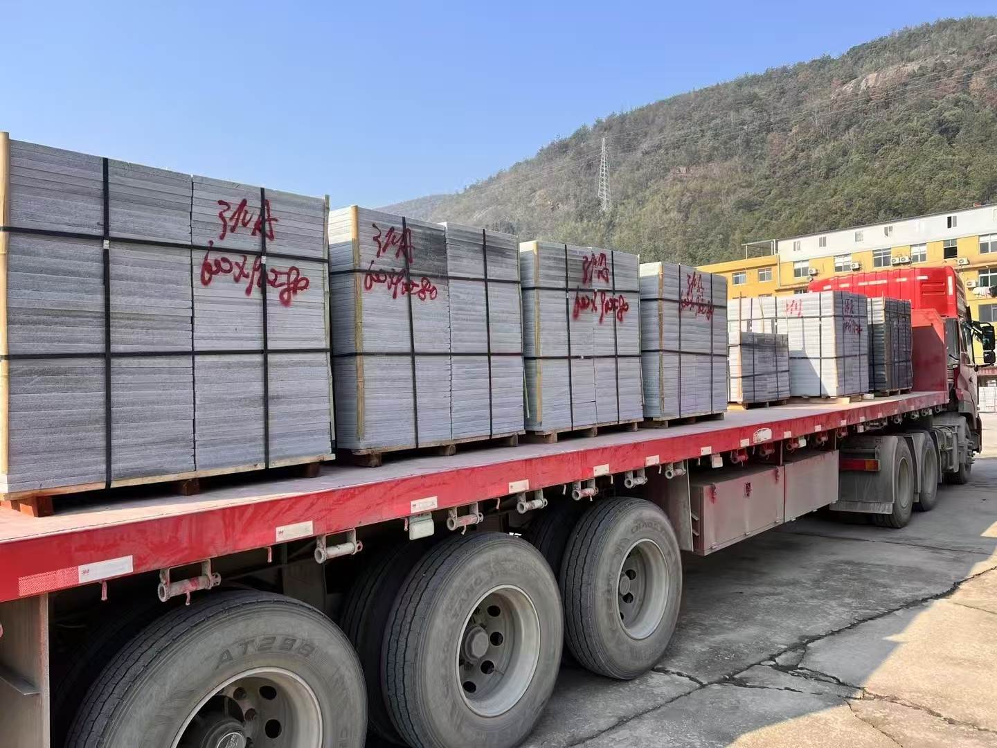 广元 芝麻灰地铺石出货日常