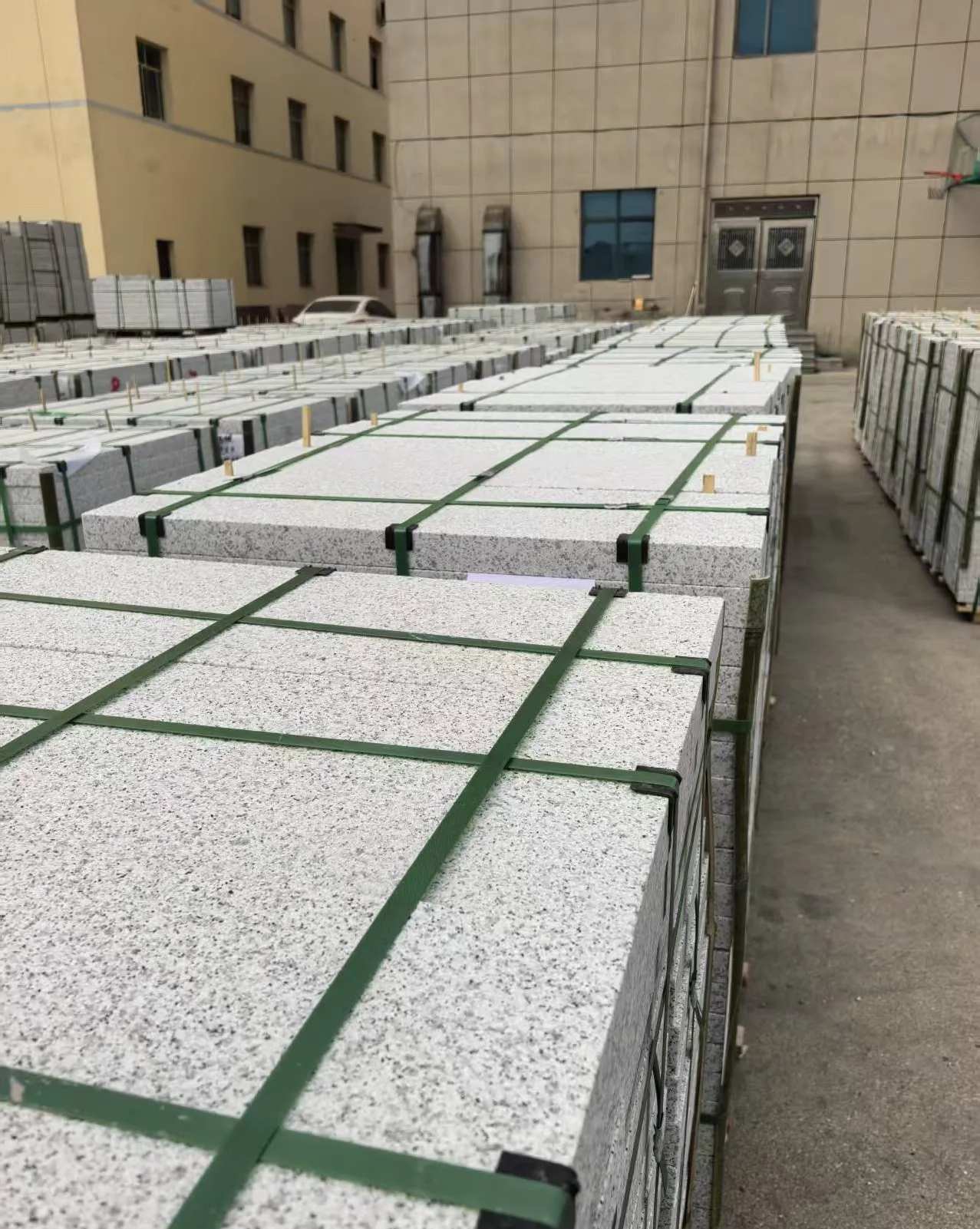 广元 白麻花岗岩5.0公分荔枝面地铺石