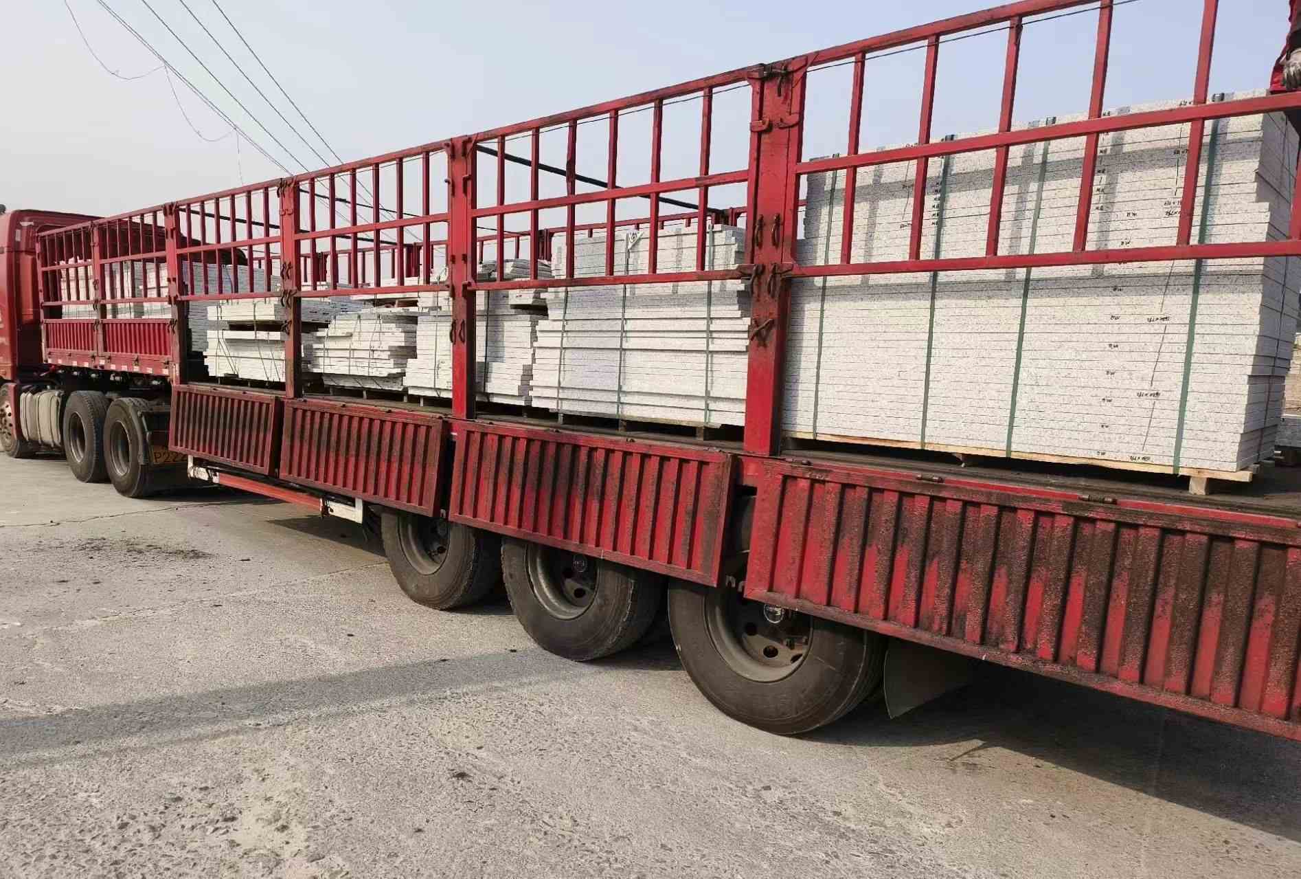 广元 白麻荔枝面外墙干挂，工厂装车日常