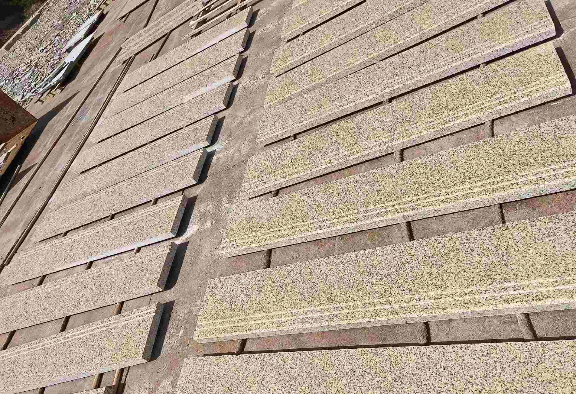 广元 黄金麻花岗岩光面楼梯踏步