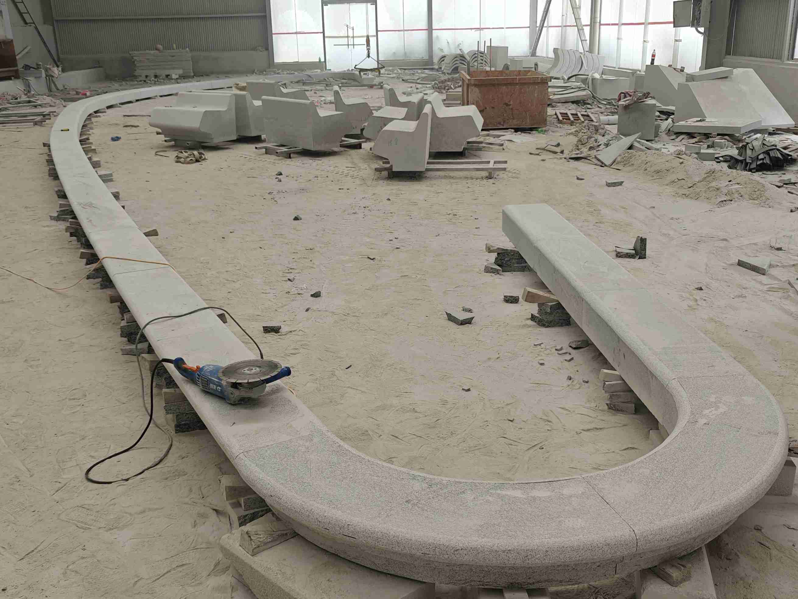 广元 芝麻白花岗岩弧形花坛石，坐凳石