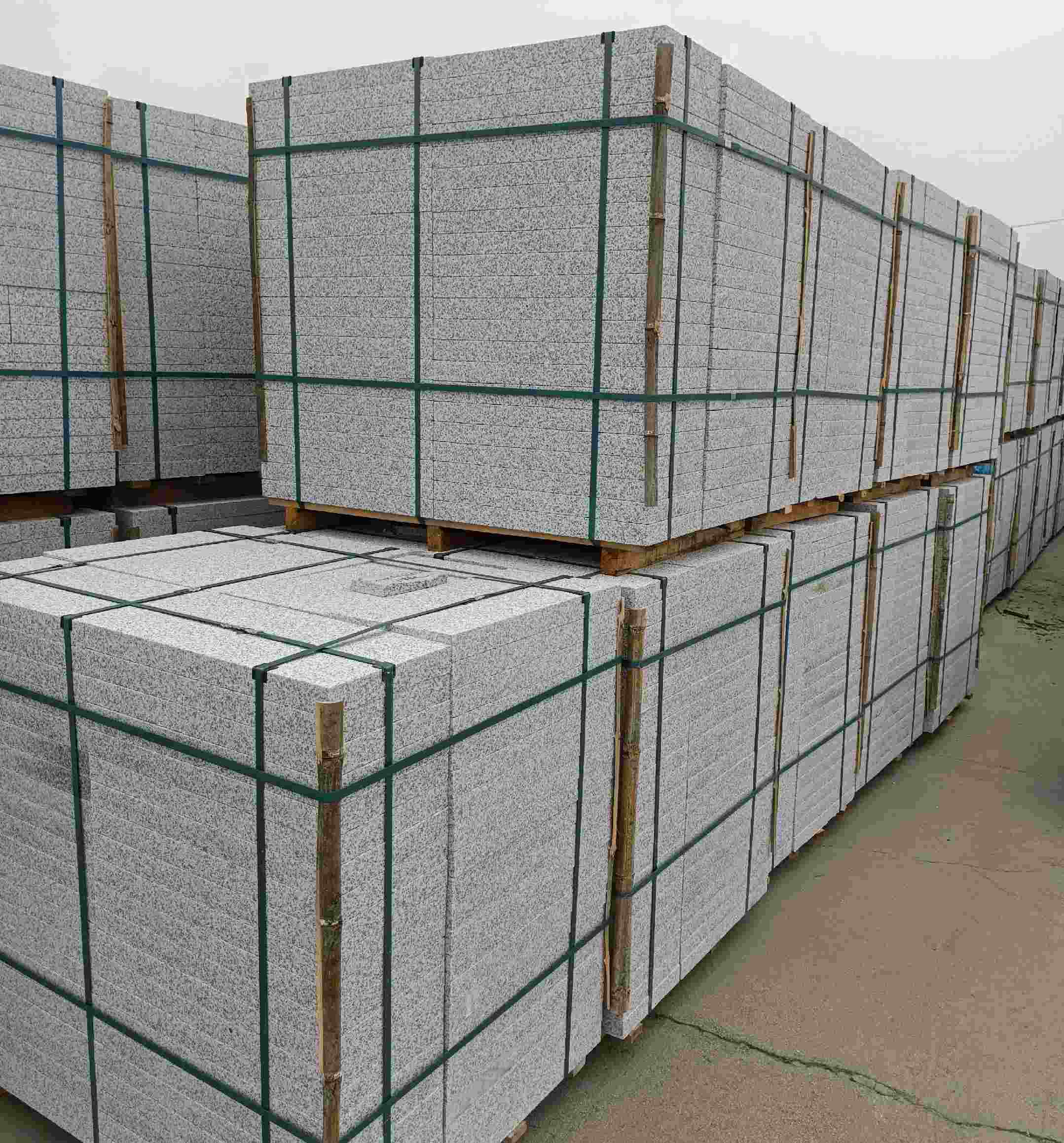 广元 白麻花岗岩石材荔枝面地铺石（300*600*50）