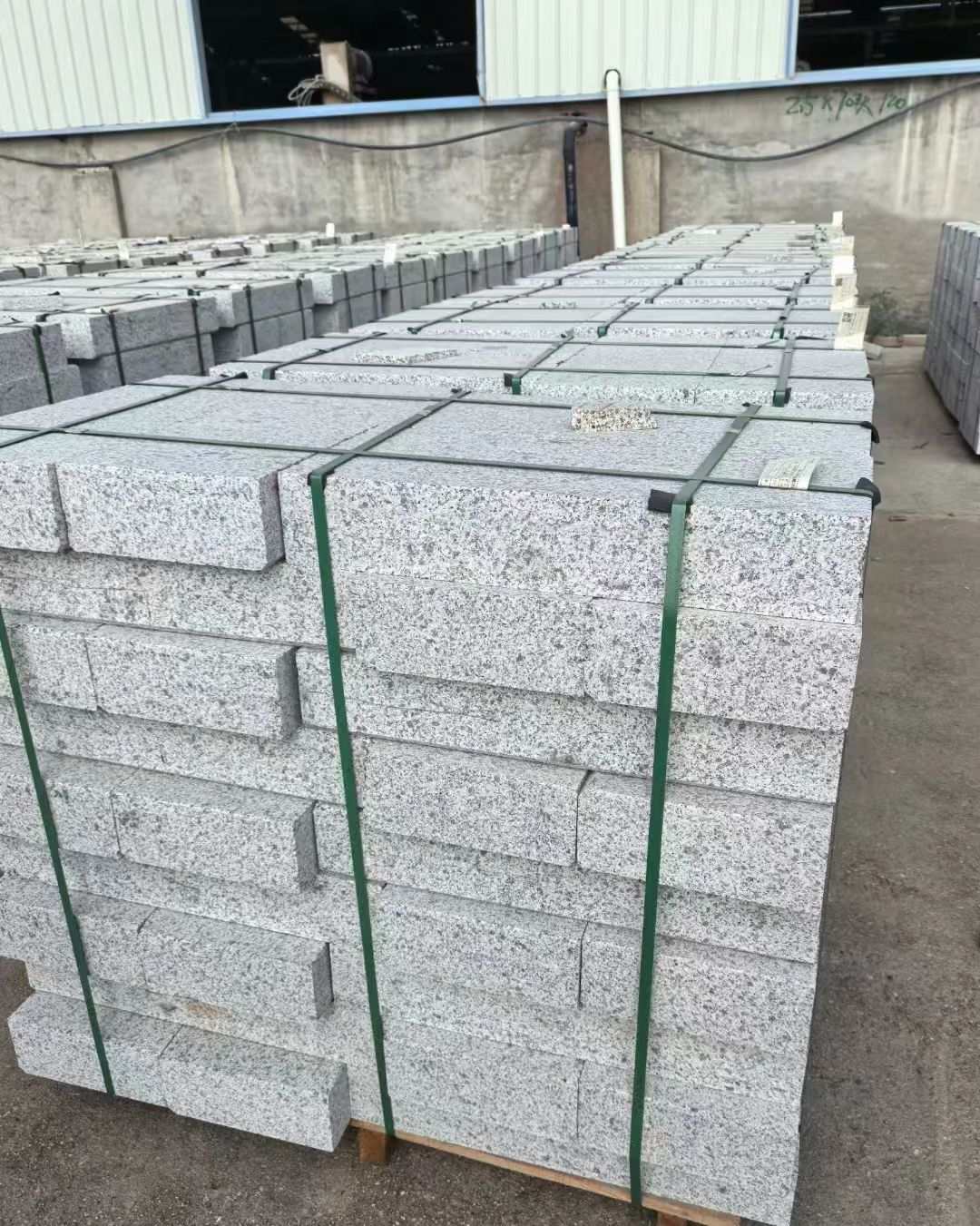 广元 白麻花岗岩路沿石，弧形路沿石，道牙石，马路牙子，界石，路缘石，平沿石，直岩石，平缘石等