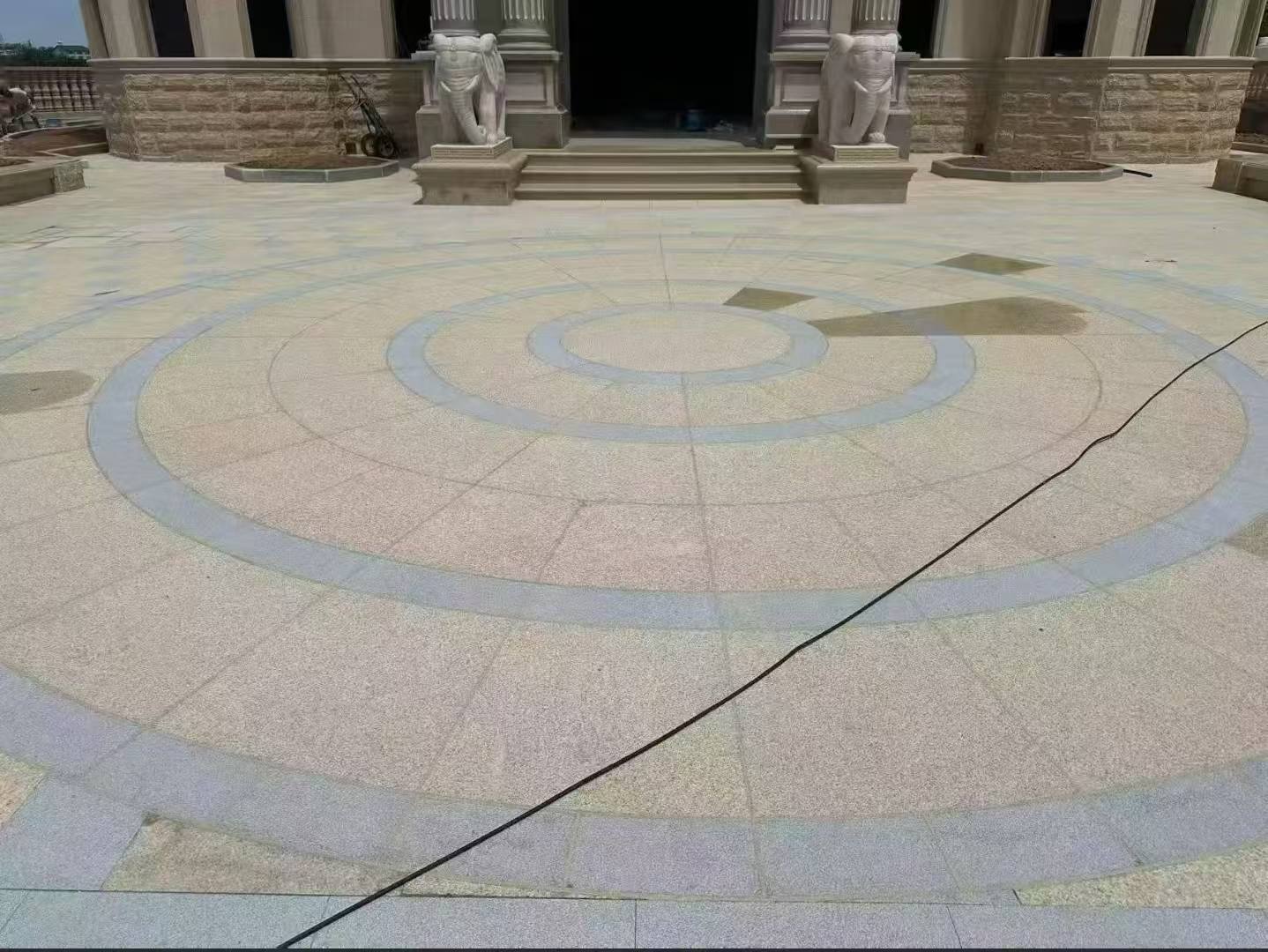 广元 黄金麻芝麻灰花岗岩石材地铺拼接效果