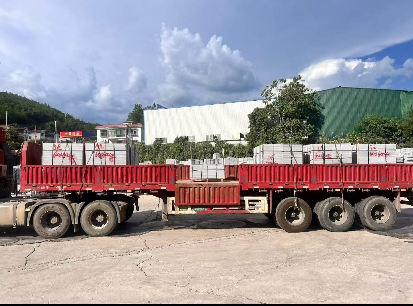 广元 芝麻灰花岗岩地铺石出货日常