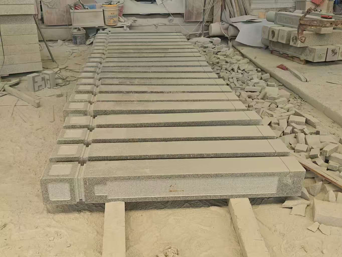 广元 芝麻白异形加工雕刻-栏杆大柱，方柱