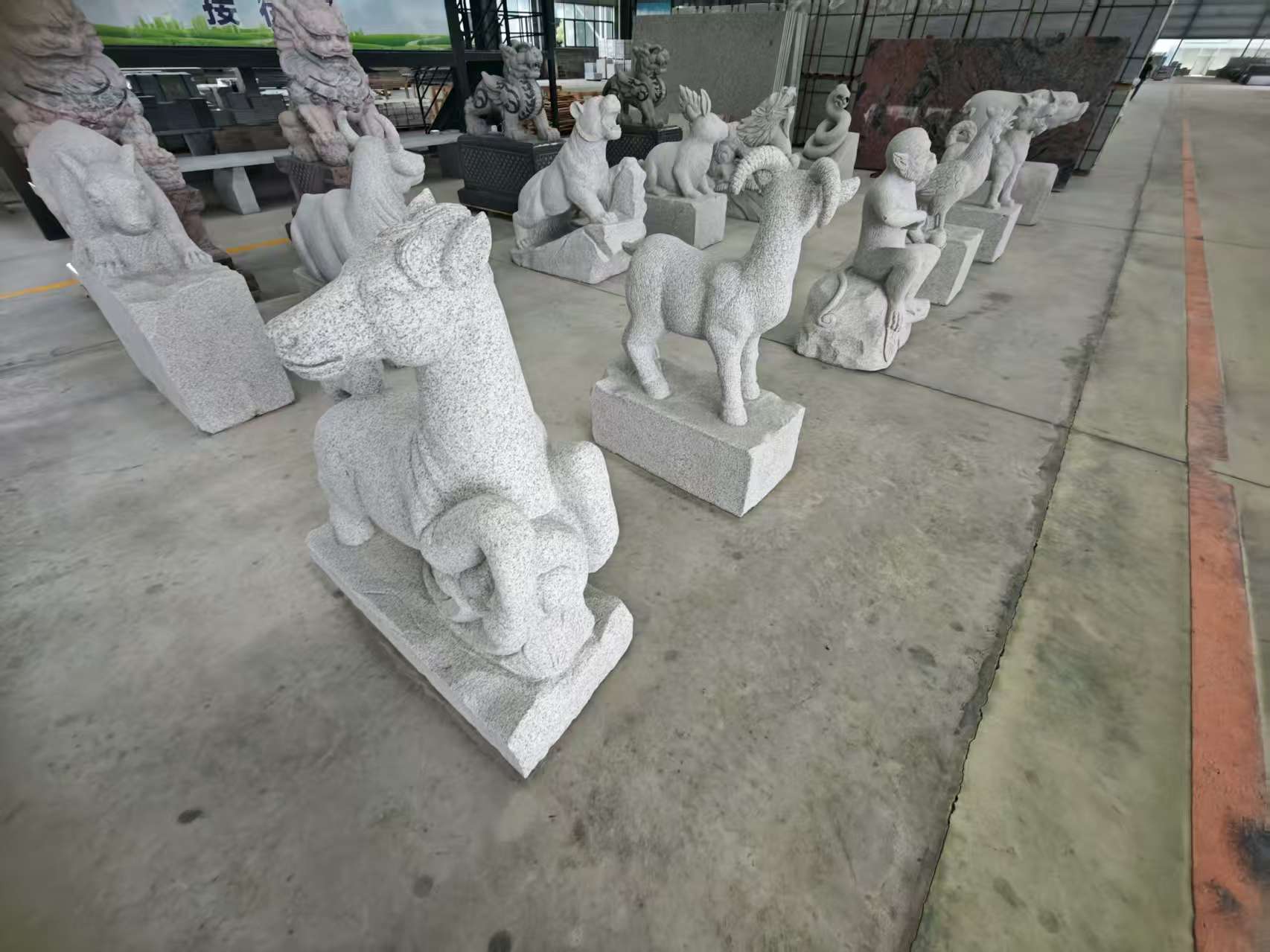 广元 芝麻白花岗岩造型立体雕刻——十二生肖