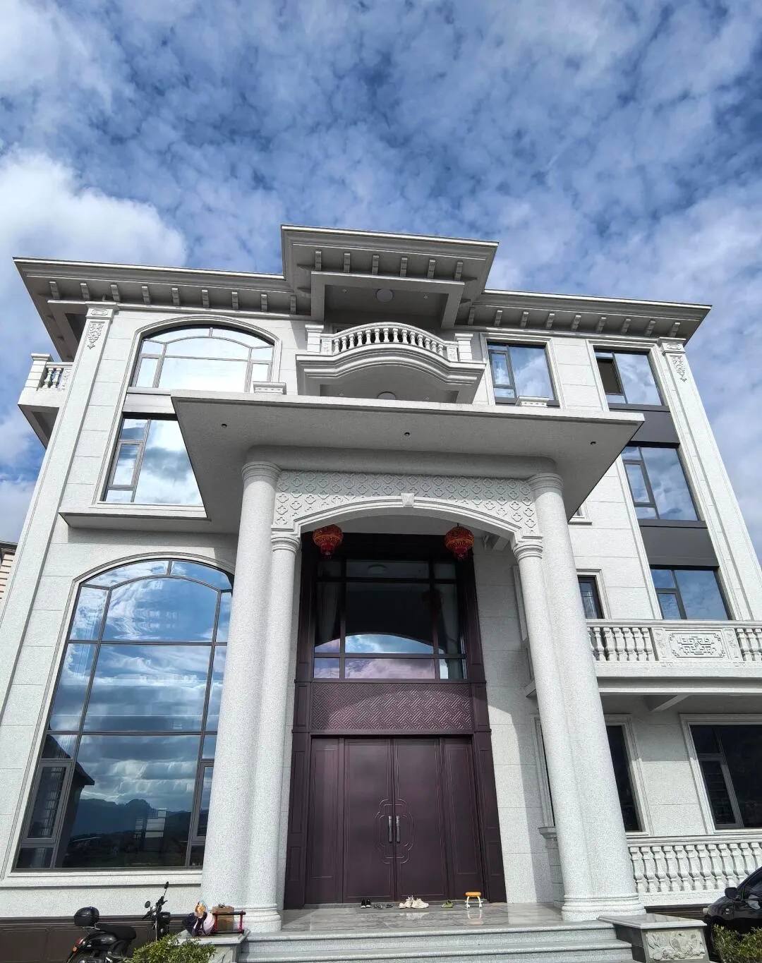 广元白麻别墅外墙干挂石材效果示例