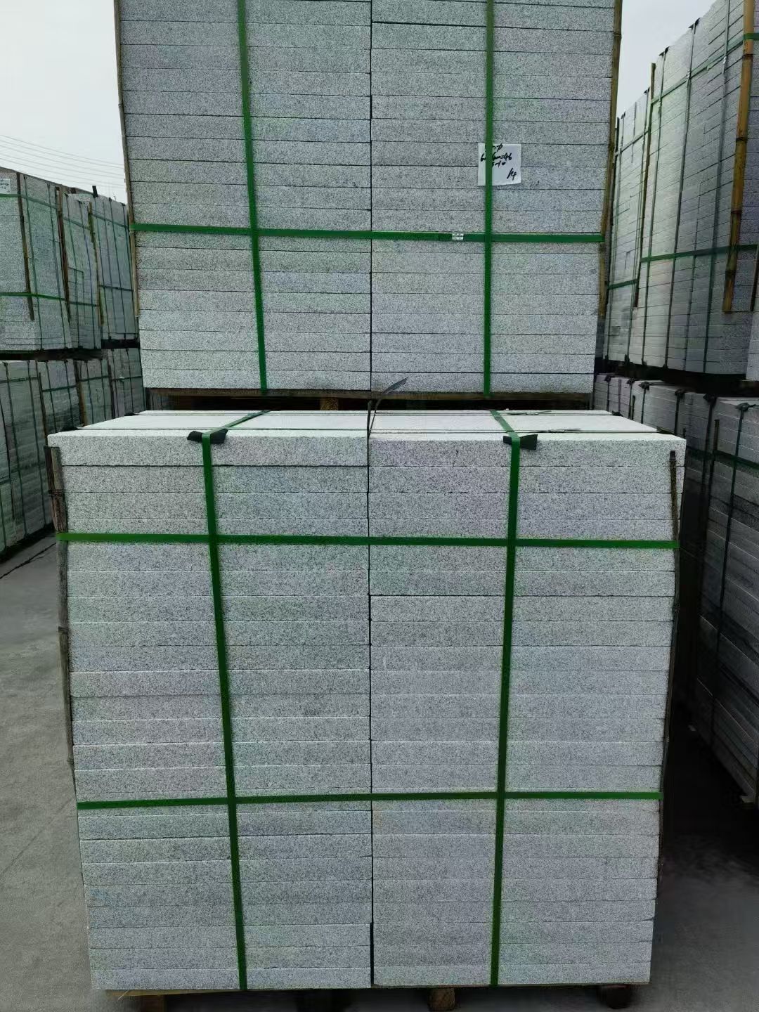 广元 芝麻白火烧，园林广场市政工程地铺石，1.8~5.0厚均有现货