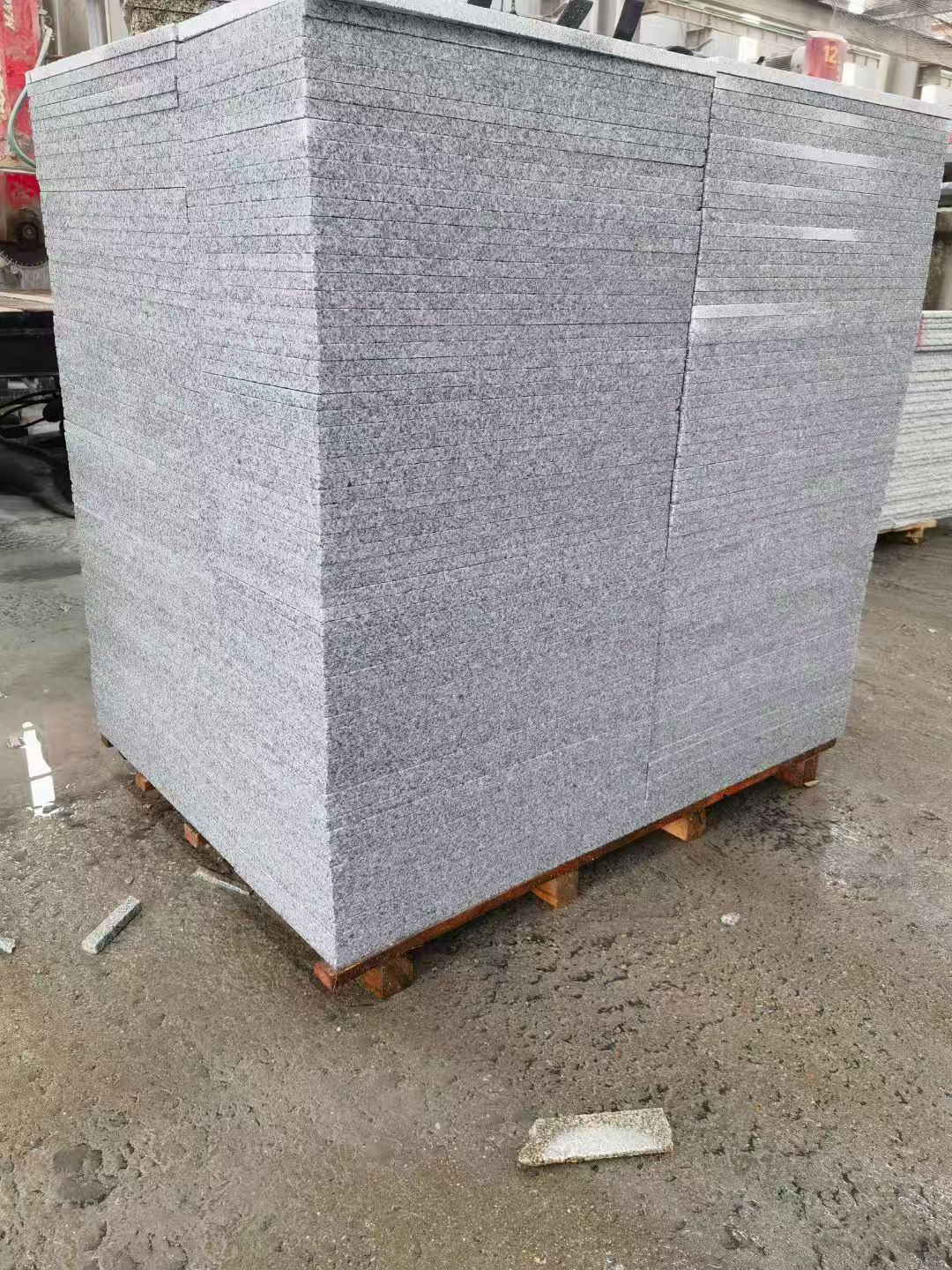 广元 芝麻白火烧面1.8厚300*600地铺石，尺寸标准，厚薄均匀