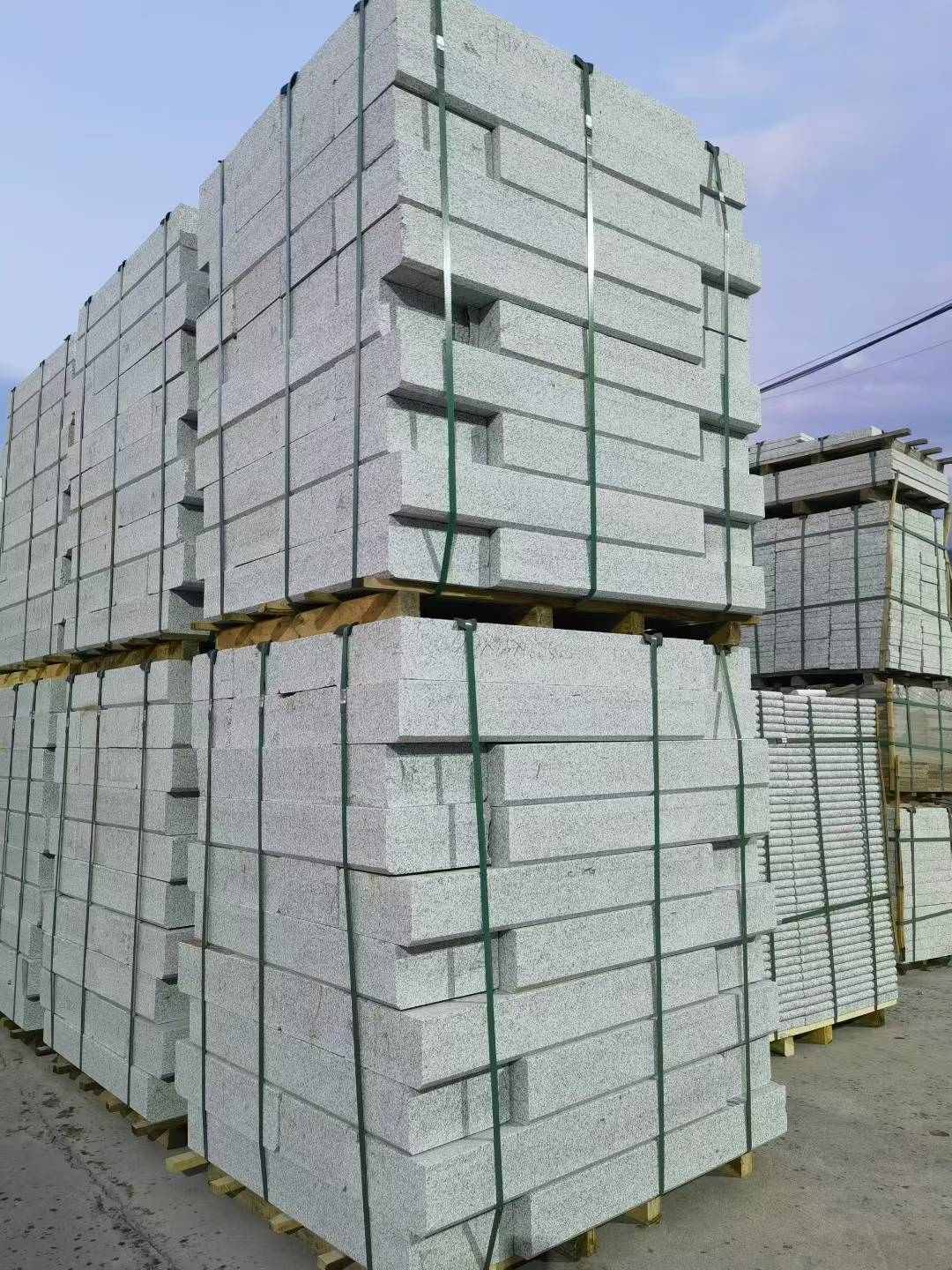 广元 芝麻白花岗岩路沿石，路缘石，路肩石，道牙，立缘石，马路牙子，街沿石，侧石等