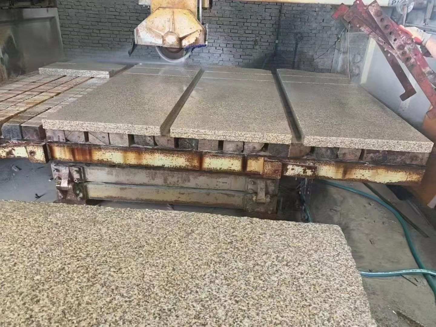 广元 黄金麻荔枝面成品板加工