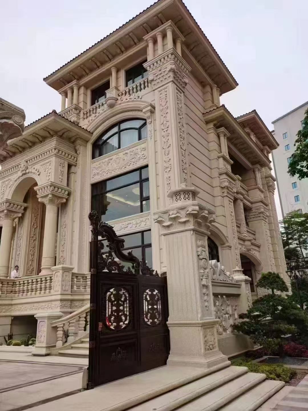 广元 黄金麻花岗岩别墅外墙干挂效果展示