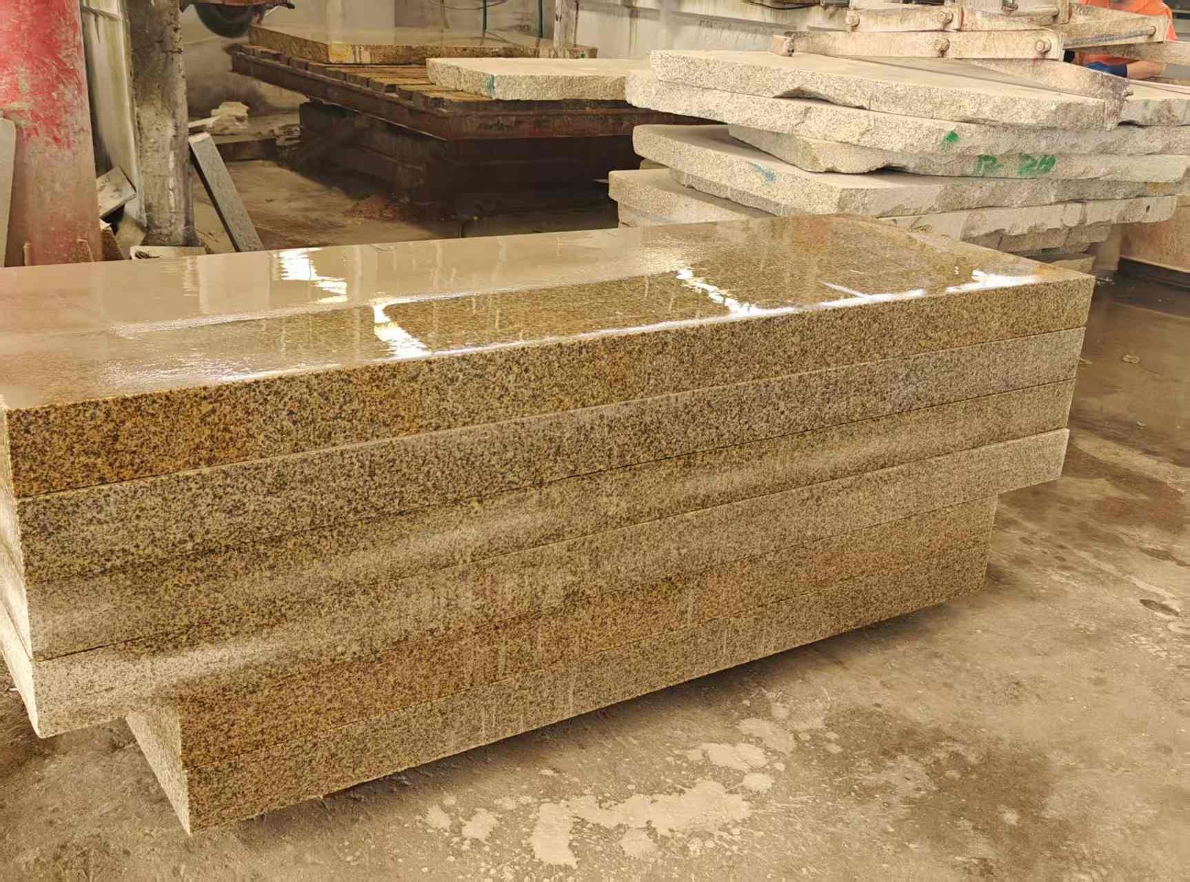 广元 黄金麻栏杆料半成品加工中